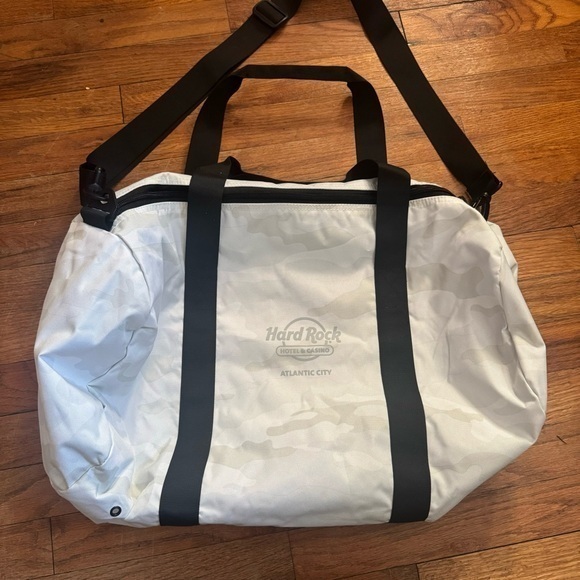 Hard Rock Cafe Other - Hard rock casino duffle camo